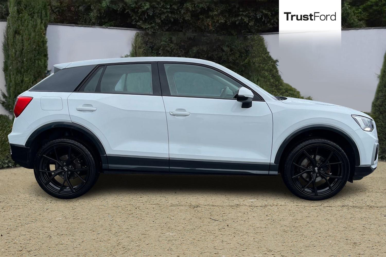 Audi Q2 Photo 2