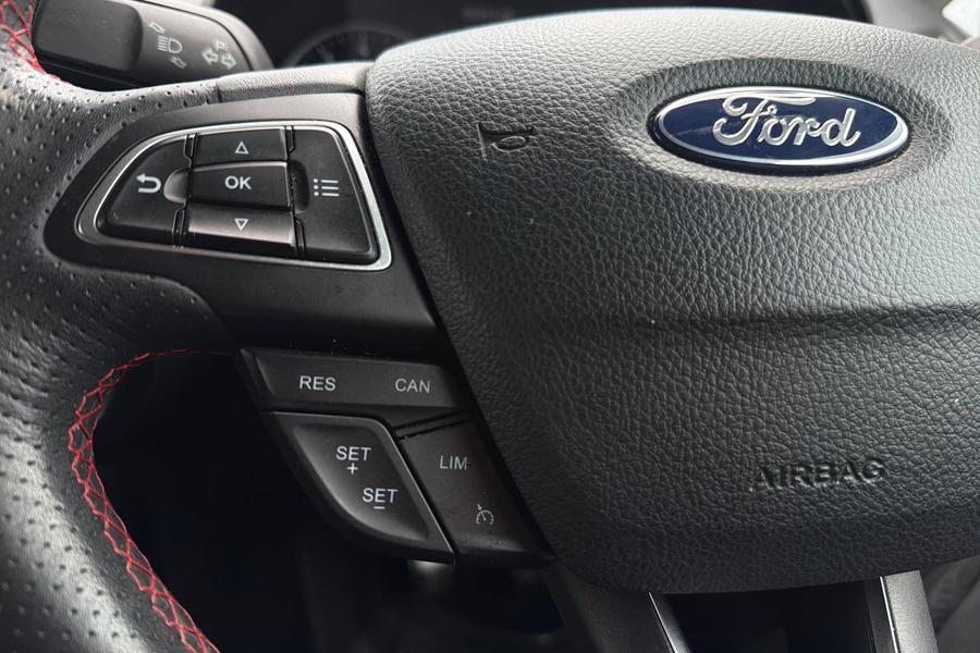 Ford ECOSPORT Photo autoimg-8f6fc0e493d51dae04257223bafb604bf98a46f3.jpg