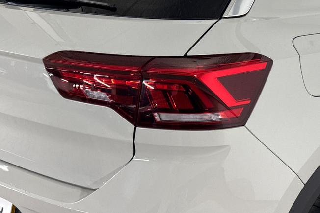 VOLKSWAGEN T-Roc Photo 18