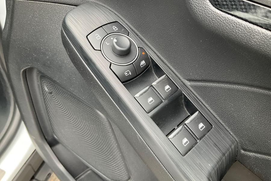 Ford Kuga Photo autoimg-8f7825643a24577c3551ca147ce6e5ca9c639908.jpg