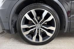 VOLKSWAGEN Tiguan Photo 5