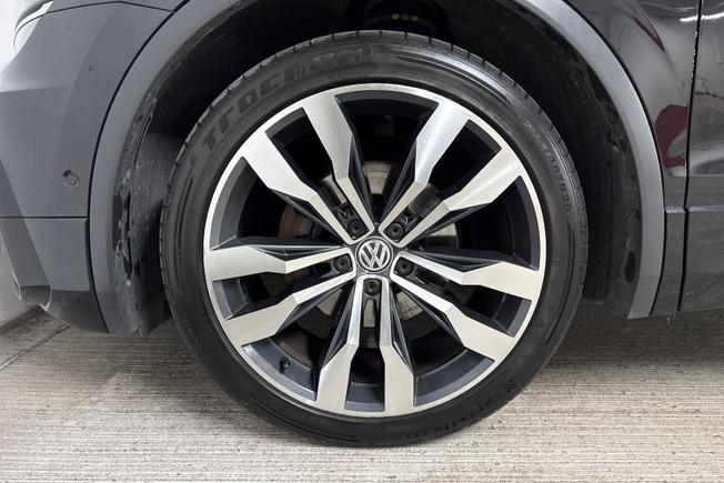 VOLKSWAGEN Tiguan Photo 5