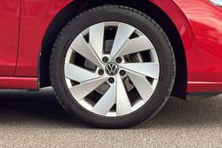 VOLKSWAGEN Golf Photo 5