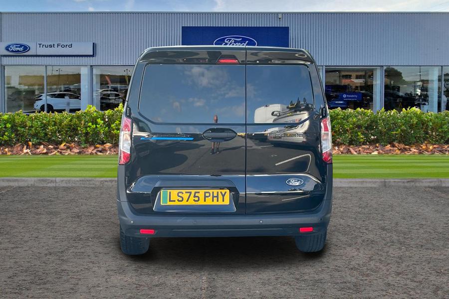 Ford E-Transit Courier Photo autoimg-8f8624975db45aca431b603c3d892ce28a0765e0.jpg