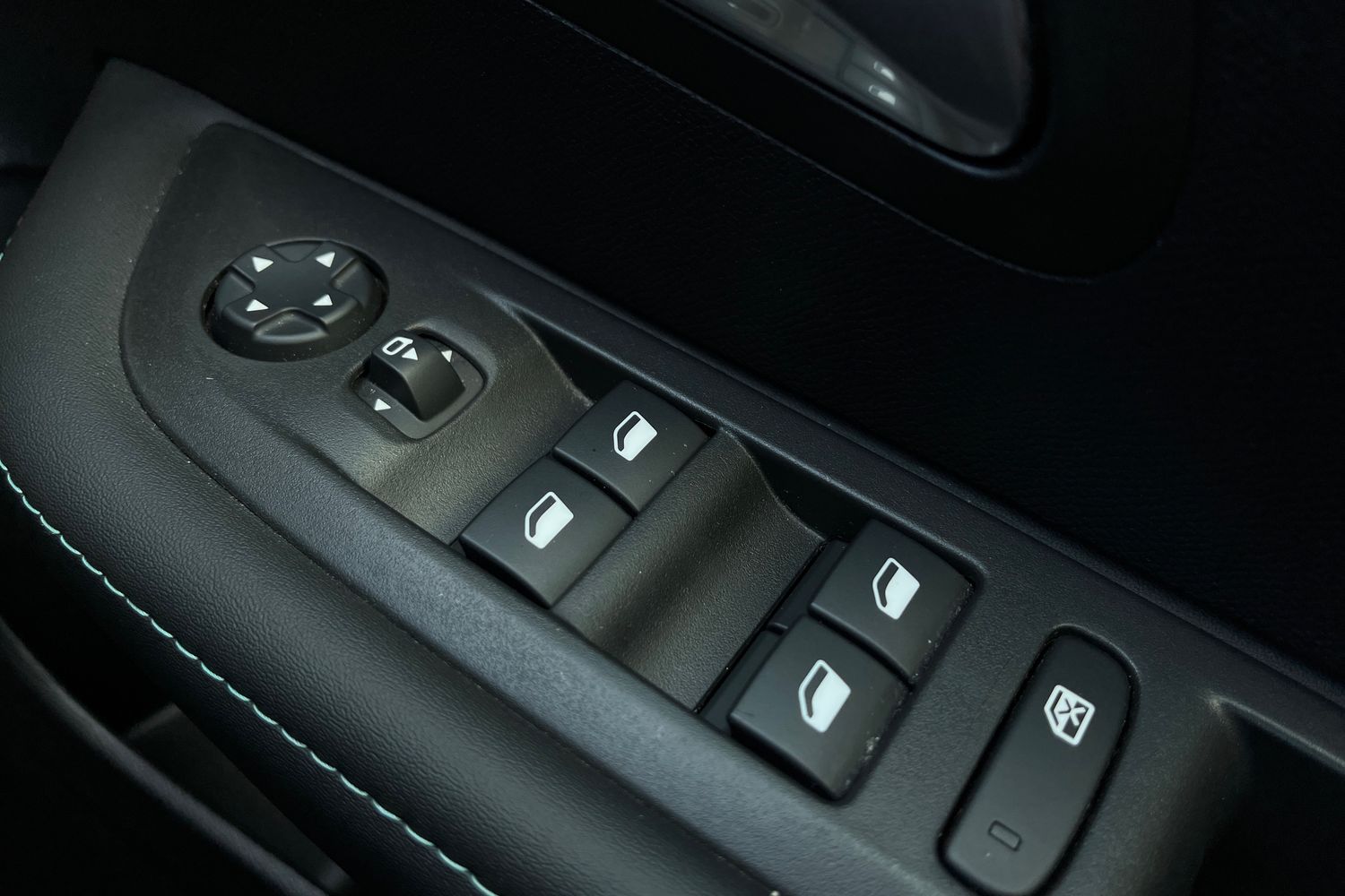 Peugeot 208 Photo 15