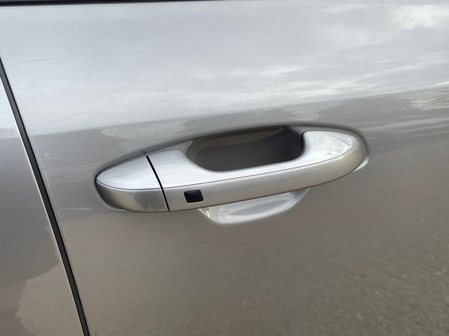 KIA Niro Photo 24