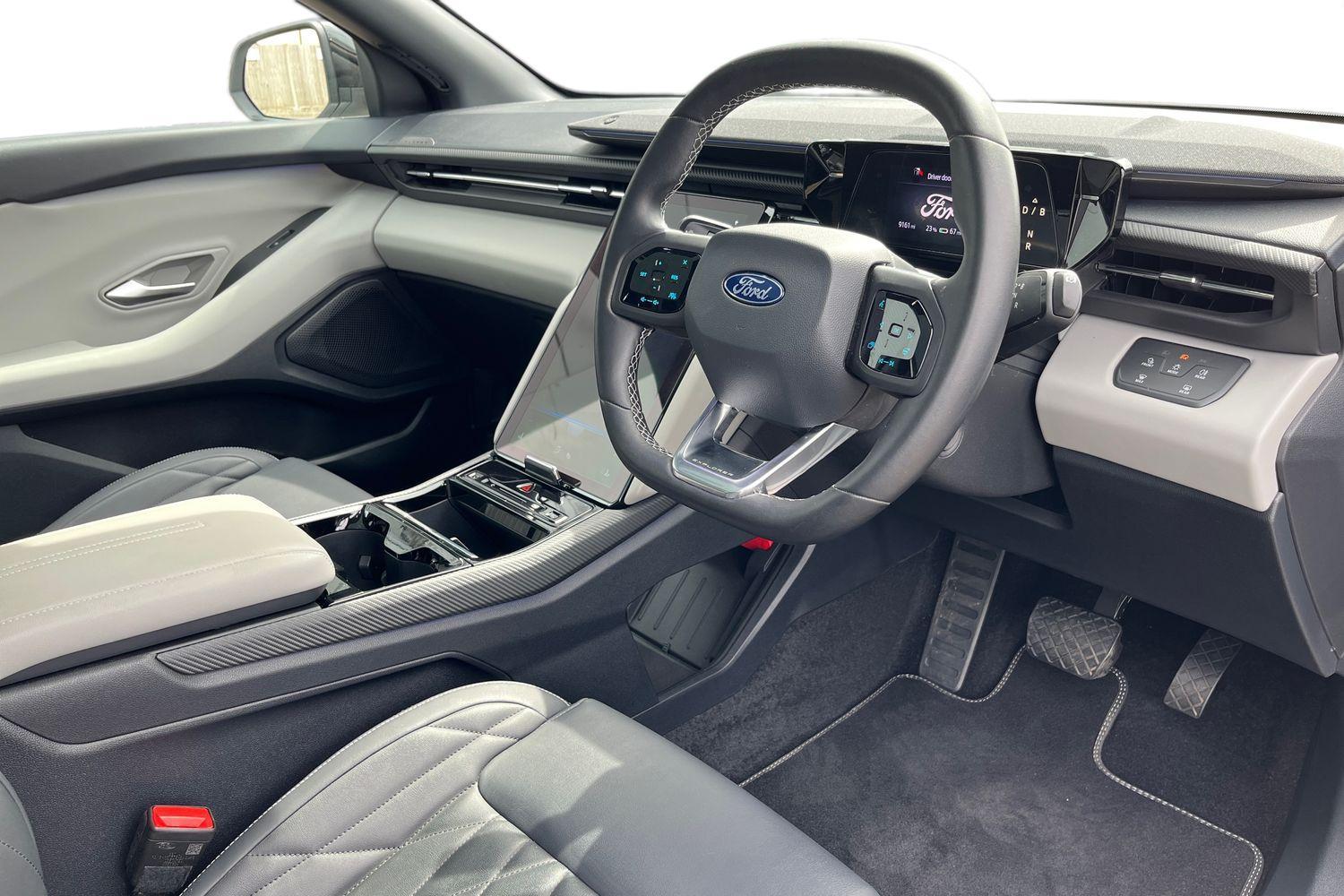 Ford Explorer Photo 8