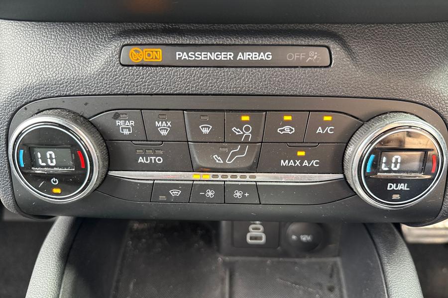 Ford Kuga Photo autoimg-8f8b44cda75ccbe24bb713e164a785823a146d65.jpg