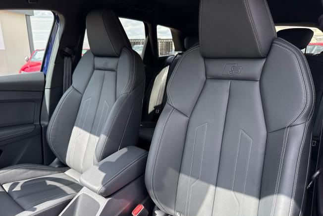 Audi Q4 Photo 54