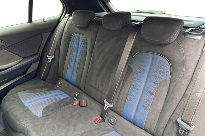 BMW 1 Series Photo 9