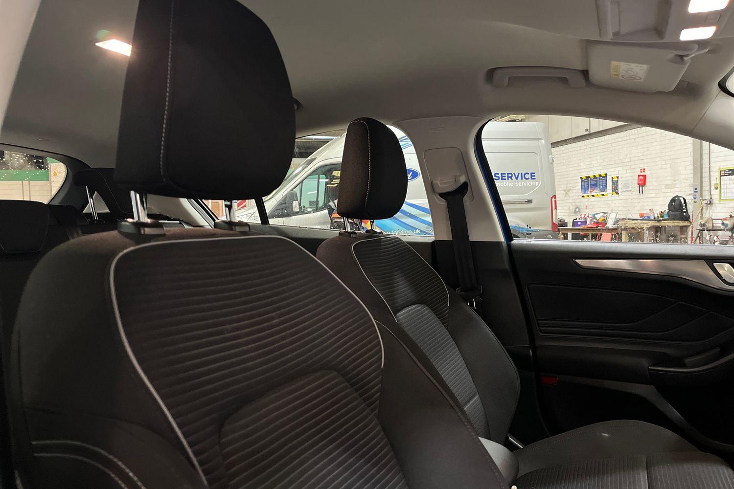 Ford FOCUS Photo 16