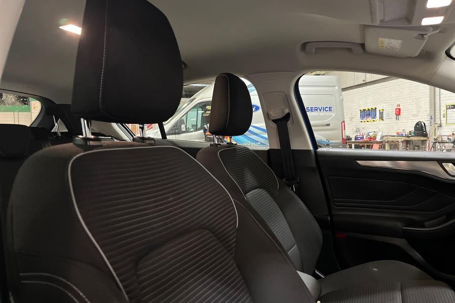 Ford FOCUS Photo autoimg-8f970640a2dc9f67808413c1de01acae21b5f7b0.jpg