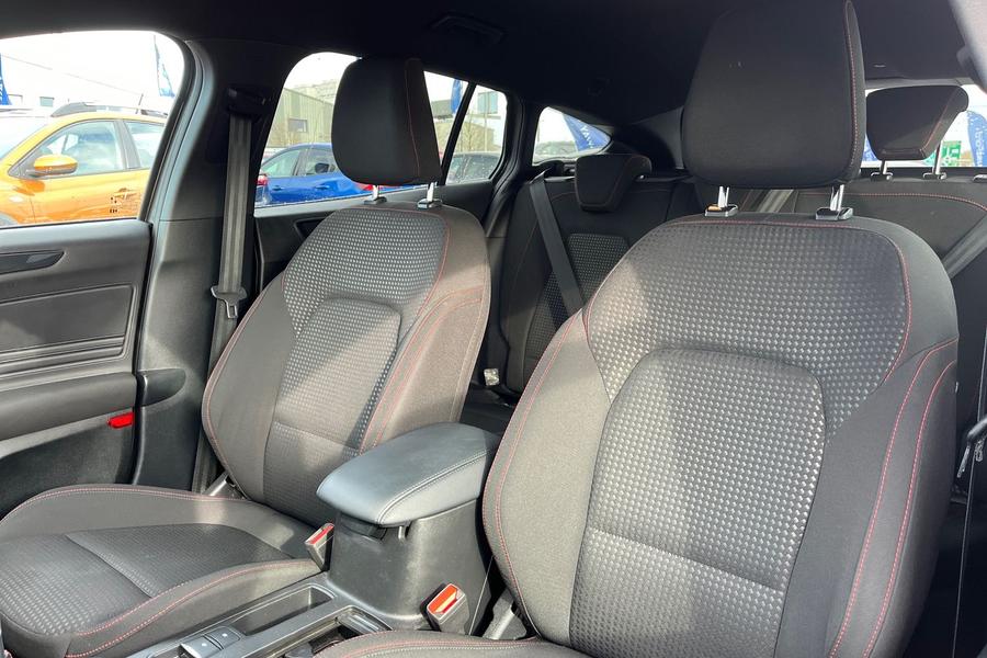 Ford FOCUS Photo autoimg-8f987f7fb710f433d541a58406f57765c9a56072.jpg