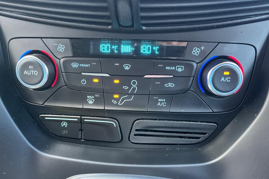 Ford KUGA Photo autoimg-8f9910c441f8d79de43a23c9221a9d3d39ddc3b6.jpg