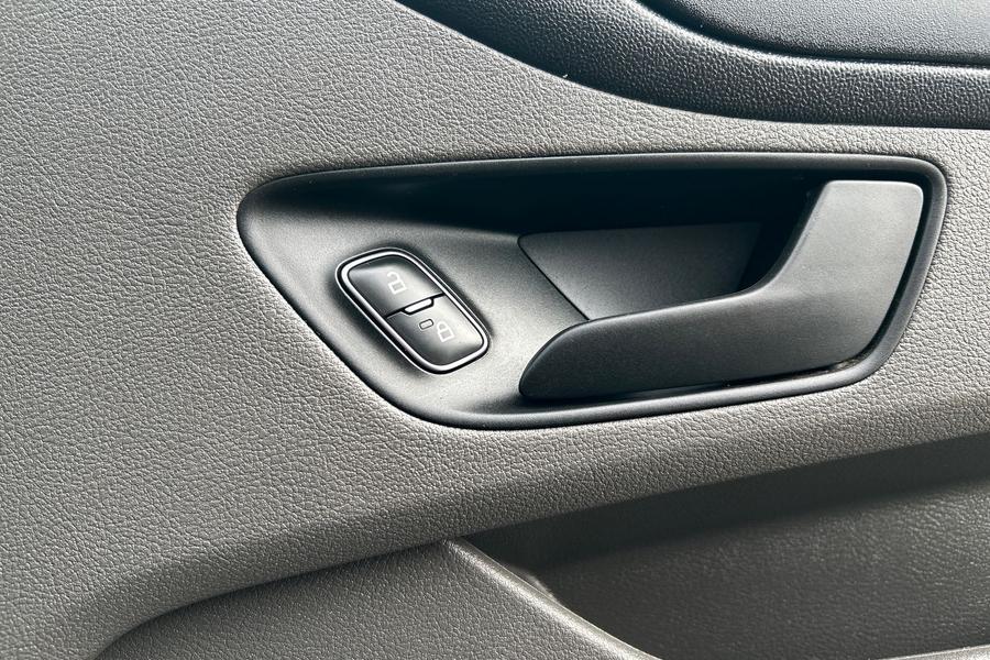 Ford TRANSIT CUSTOM Photo autoimg-8f9962f87599e90fce7f1ea17bf11241acb1f7d1.jpg