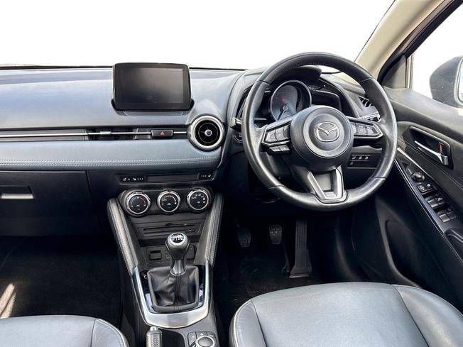 MAZDA Mazda2 Photo 11