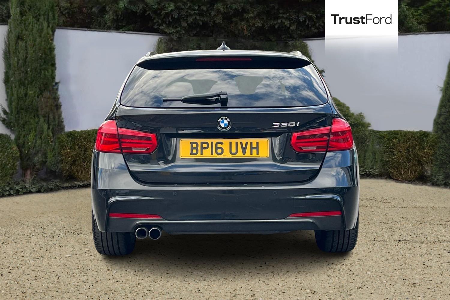 BMW 3 Series Photo 6