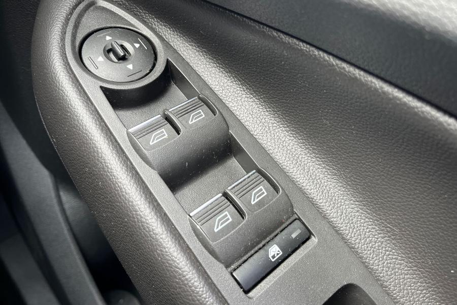 Ford KUGA Photo autoimg-8f9a3a99ea9d6a58da753fd01fc3a9e072d0f1be.jpg