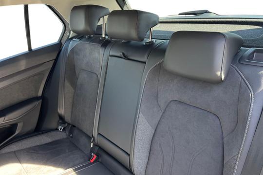 Volkswagen Golf Photo autoimg-8f9e86a06812d37c9f927813e7f06ae337ac021c.jpg