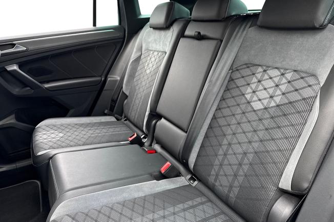 VOLKSWAGEN Tiguan Photo 9
