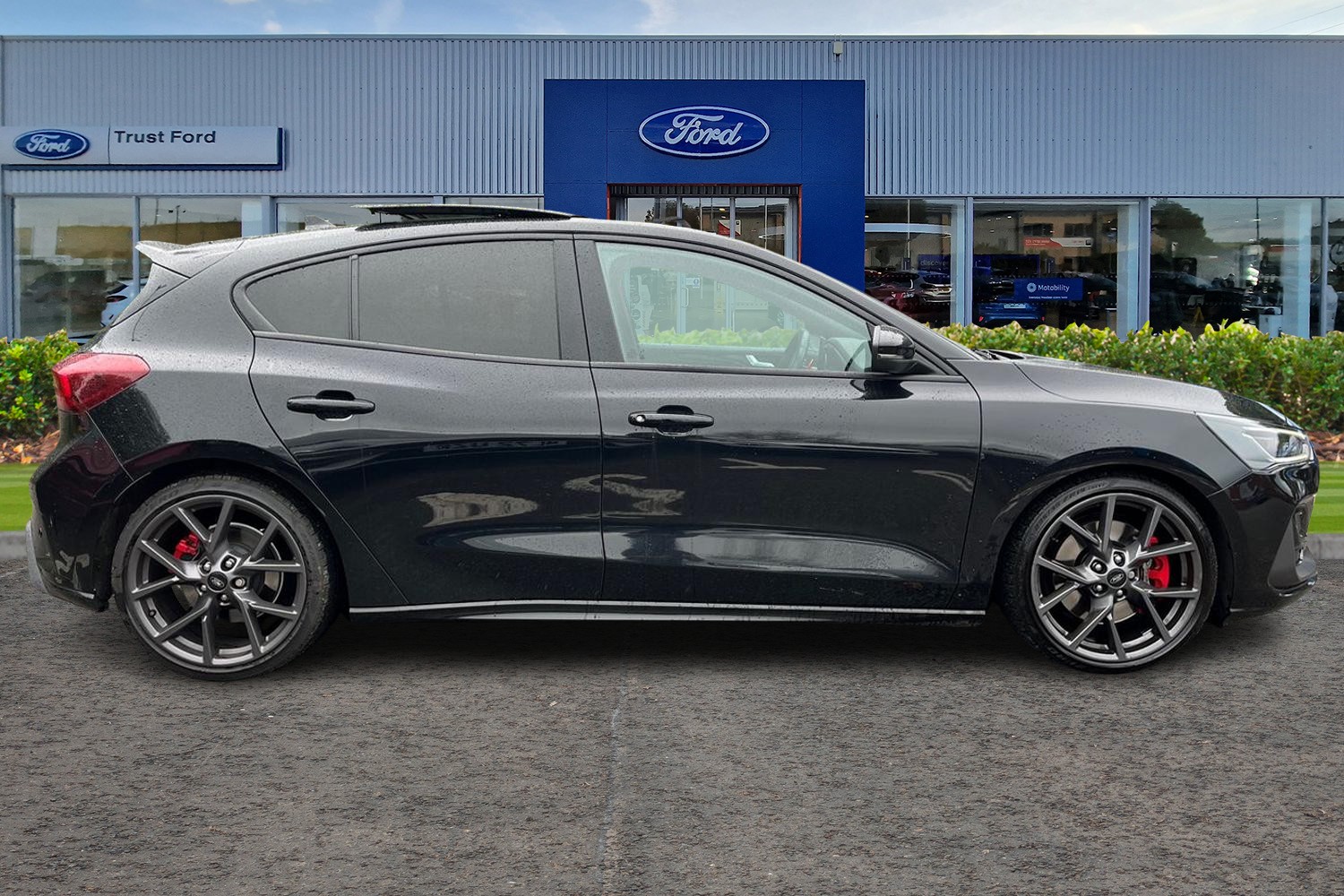 Ford Focus Photo 2