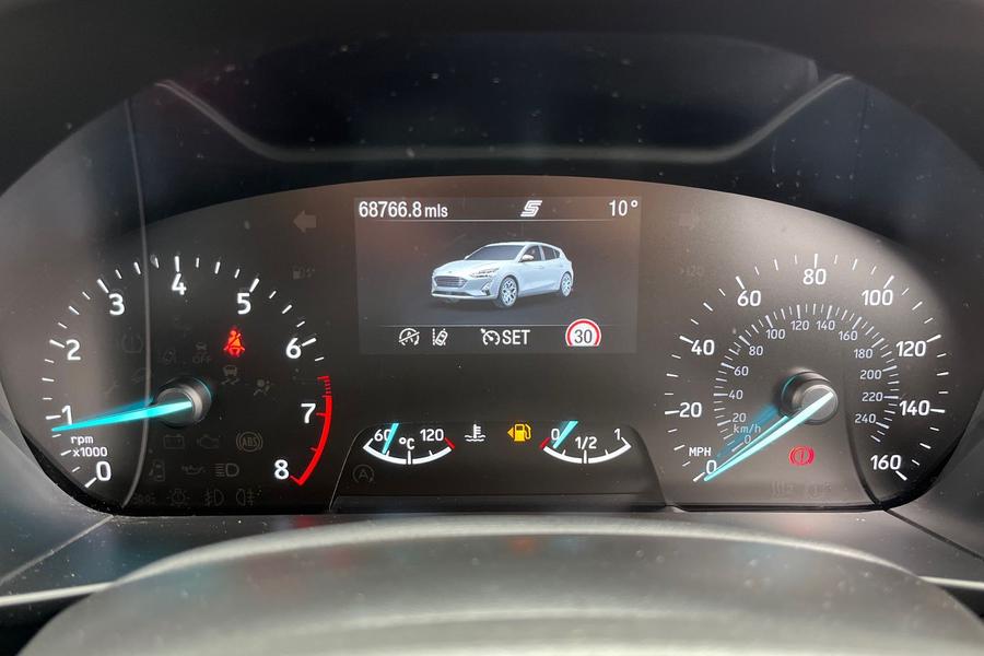 Ford Focus Photo autoimg-8fa7226730ec8929962bcd78384805c3990f019c.jpg