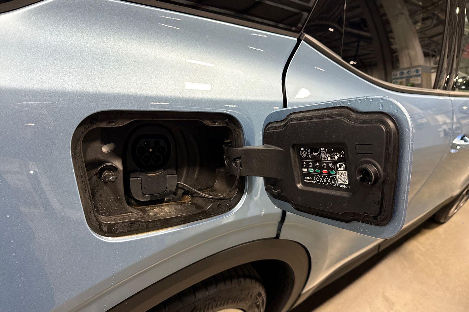 Ford Explorer Photo 36