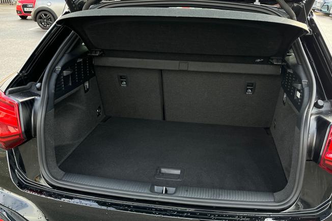 Audi Q2 Photo 13