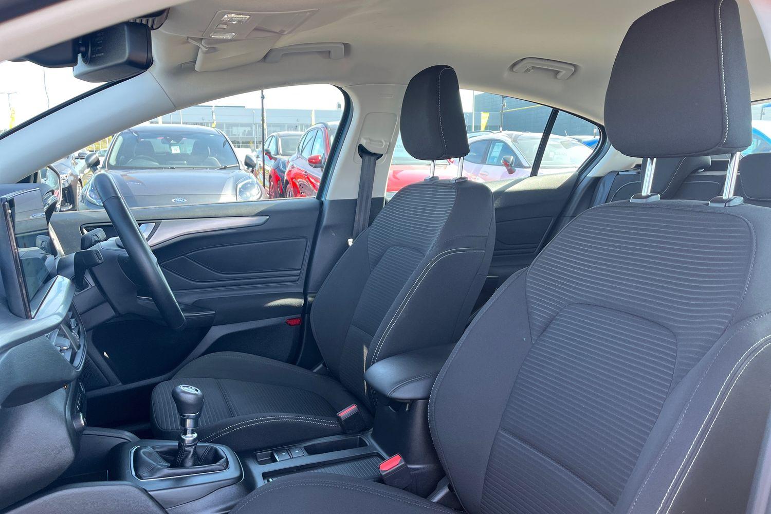 Ford Focus Photo 18