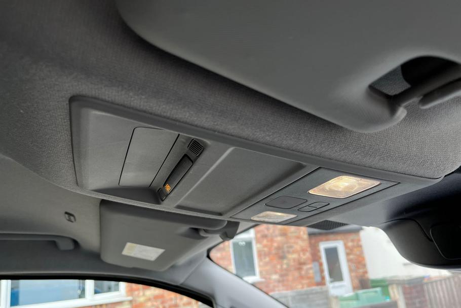 Used Ford TRANSIT CUSTOM AO25UCL 26