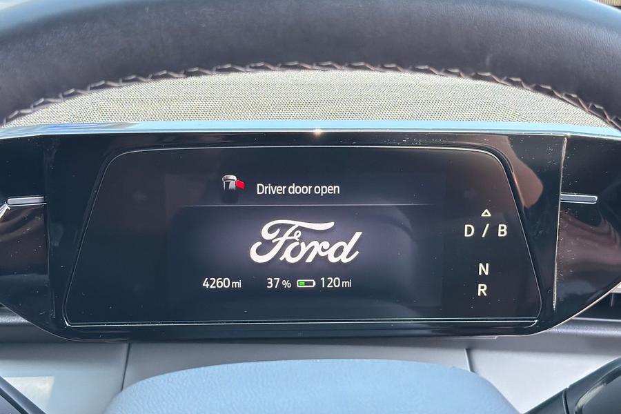 Ford Explorer Photo autoimg-8fb9fadd5364bff0db1bf2a43547f46ef4c7e804.jpg