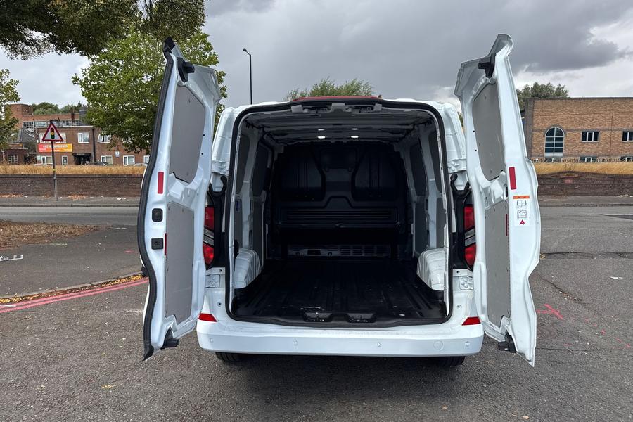 Ford TRANSIT CUSTOM Photo autoimg-8fbd1b7647a519d3230e27e87a762c2b93ecc7e7.jpg