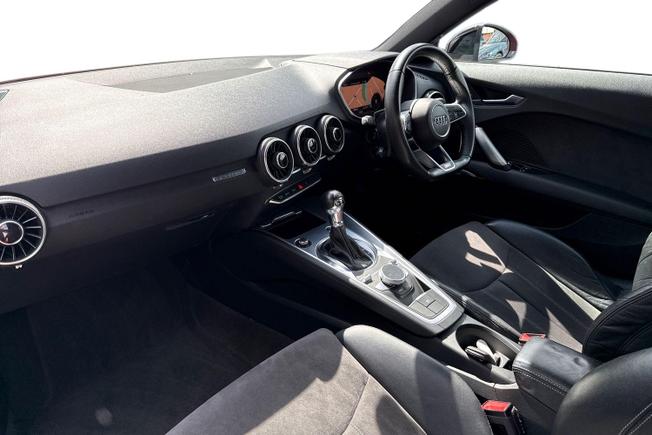 AUDI TT Photo 2