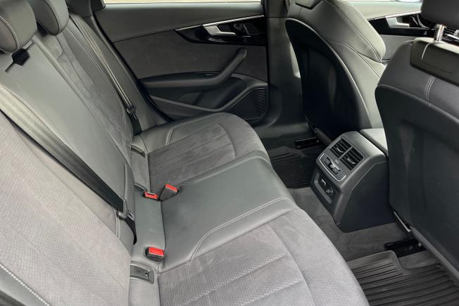 AUDI A4 Photo 44