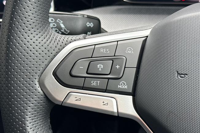 Volkswagen Golf Photo 16