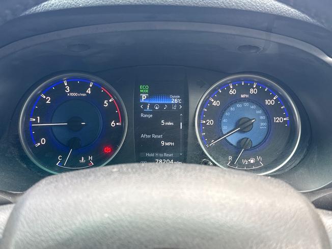 TOYOTA Hilux Photo 15