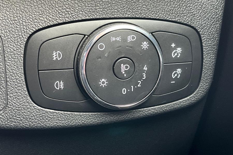 Ford FOCUS Photo autoimg-8fc3c56faa13f3795ab7c0b109b185991bbfdca6.jpg