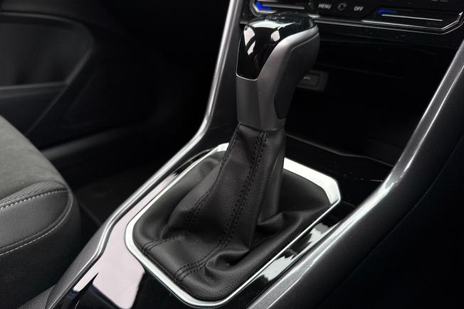 VOLKSWAGEN T-Roc Photo 23