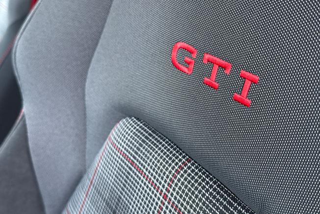 Volkswagen Golf Photo 49