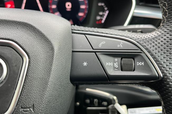 AUDI Q3 Photo 17