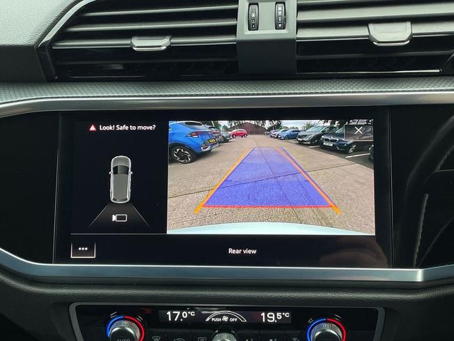 AUDI Q3 Photo 48