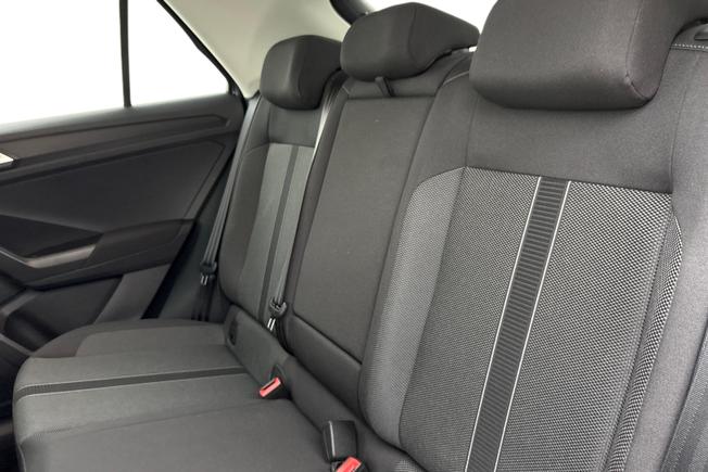 VOLKSWAGEN T-Roc Photo 9
