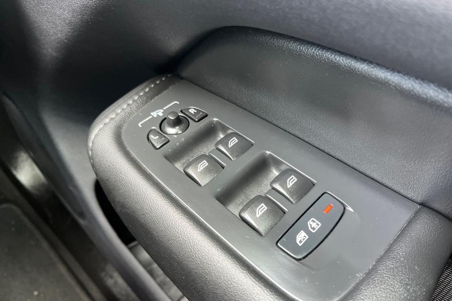 Volvo XC60 Photo autoimg-8fdd4795b8e8197121f3f8752aeba181f53efd7f.jpg