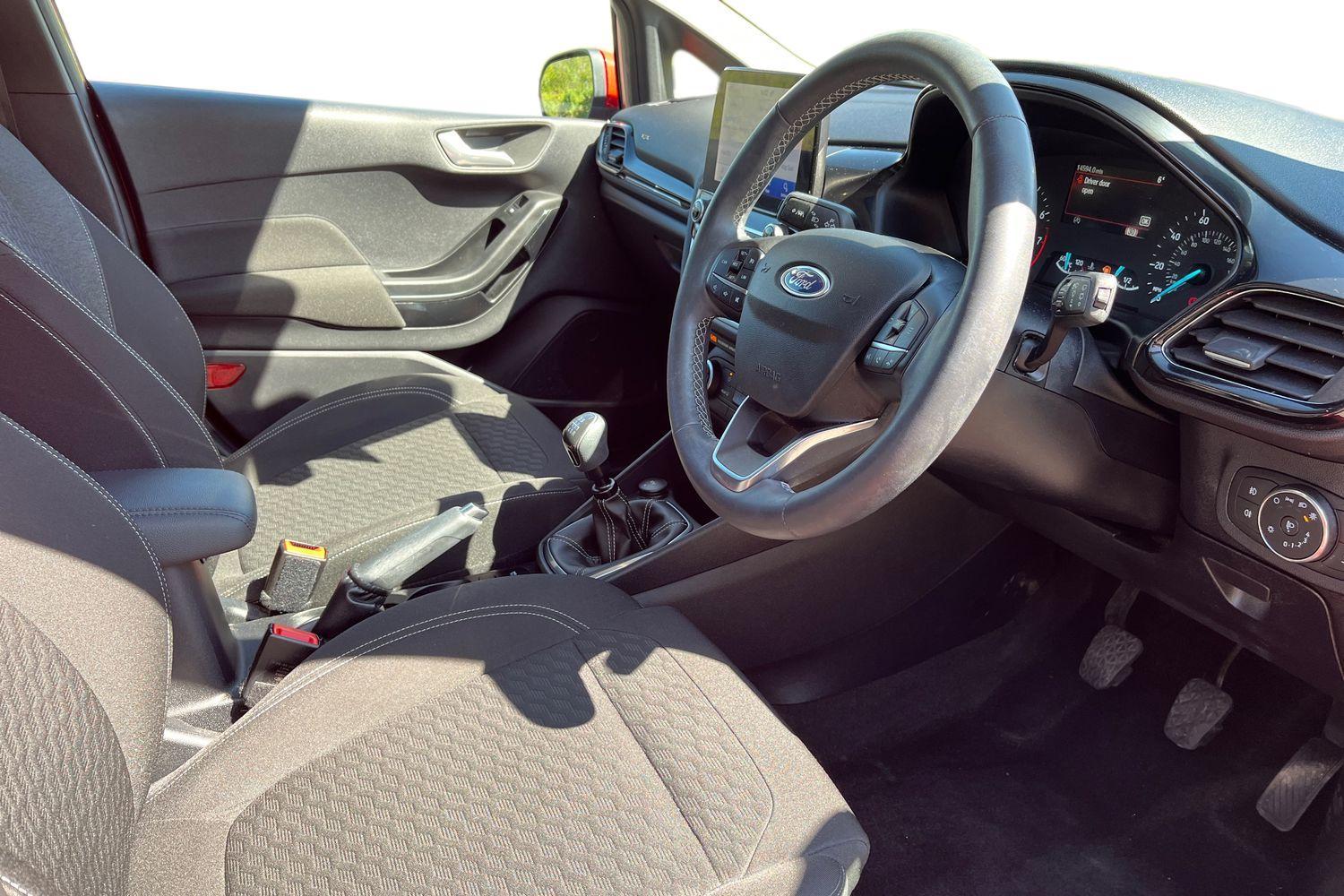 Ford FIESTA Photo 8