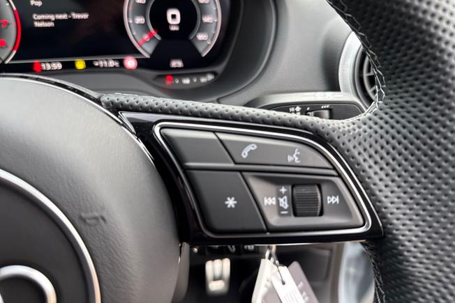 AUDI Q2 Photo 17