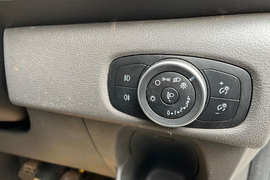 Ford TRANSIT CUSTOM Photo autoimg-8fe320cc9290d9246a9ae31cdf262177144f60f0.jpg