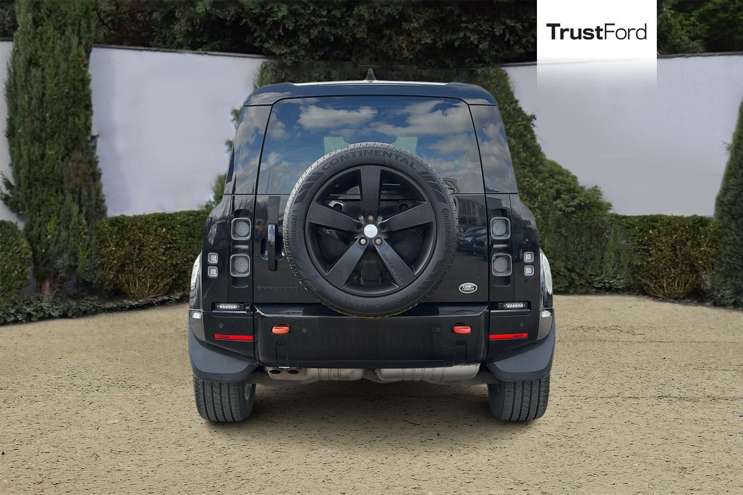Land Rover Defender 90 Photo 6