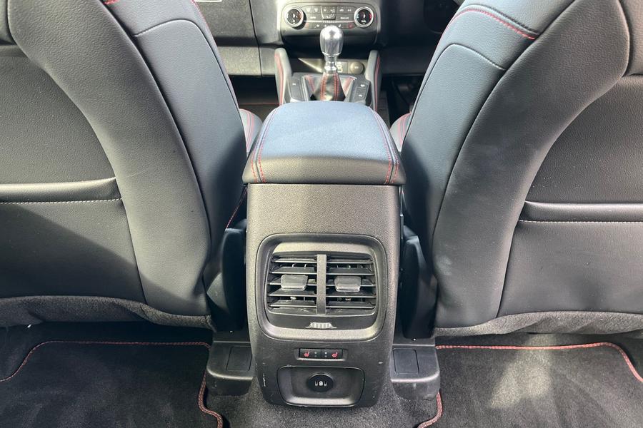 Ford Kuga Photo autoimg-8fe3ef3b56da555c0bccf033c1a4f1046149f7c9.jpg