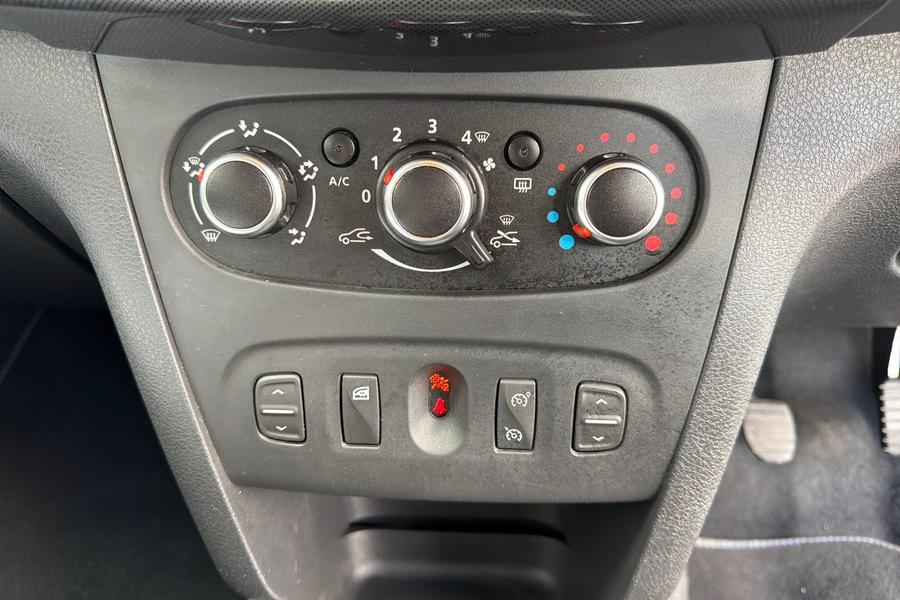 Dacia Sandero Stepway Photo autoimg-8fe5fd761e37f94fc419eb1a7853cfe10a63fc9b.jpg