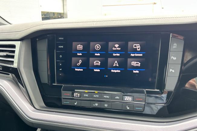 VOLKSWAGEN Touareg Photo 38
